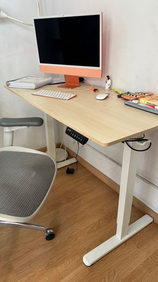 Escritorio Elevable Madera y Metal