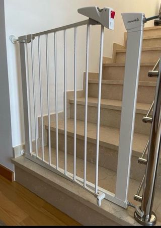 Barrera seguridad infantil escaleras Munchkin
