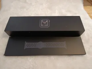 Apple Watch S4 Nero/Grigio Nuovo Scatola