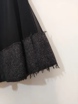 Gonna tulle nera con balza lana grigia