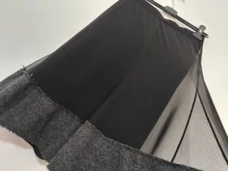 Gonna tulle nera con balza lana grigia