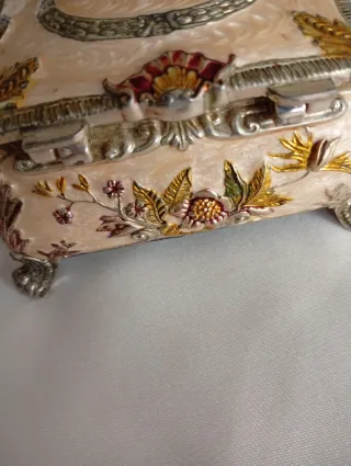 Joyero repujado precioso 10/7