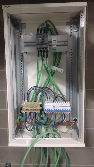 Electricista, instalador, manitas