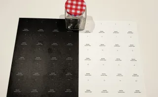 12 Frascos de Vidrio con Tapa Cuadros Rojos