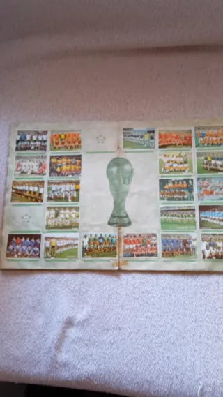 Álbum super raro  Naranjito Mundial 82