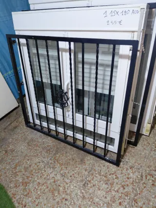 Ventana con reja de seguridad