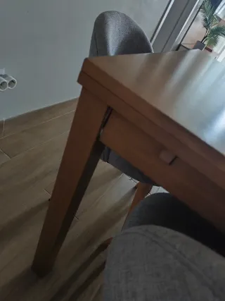 Conjunto mesa y 4 sillas estilo nórdico