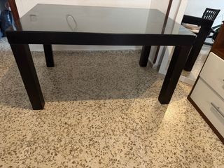Mesa comedor cristal negro y patas madera