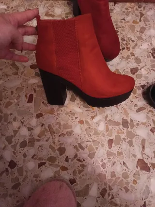 Botas de tacón rojas para mujer