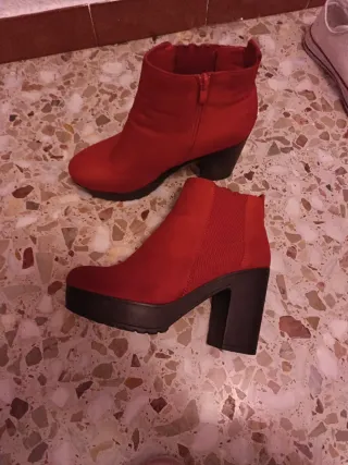 Botas de tacón rojas para mujer