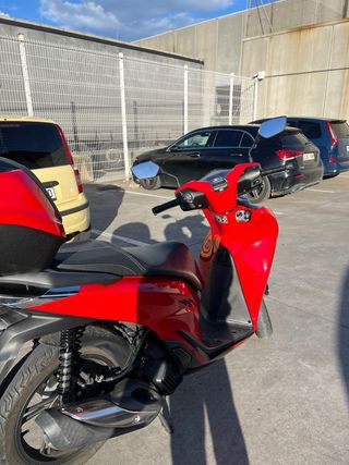 Honda SH125 2023 Scooter Roja