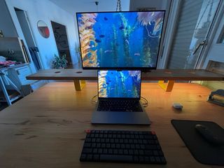 Escritorio amplio de madera