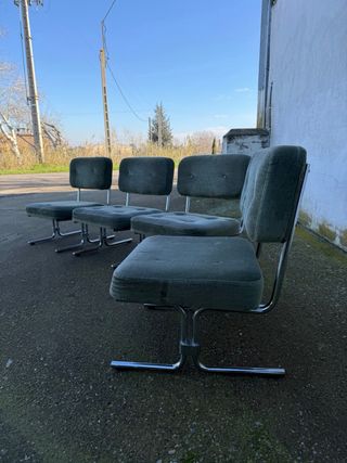 Juego de 4 sillones de tela y metal