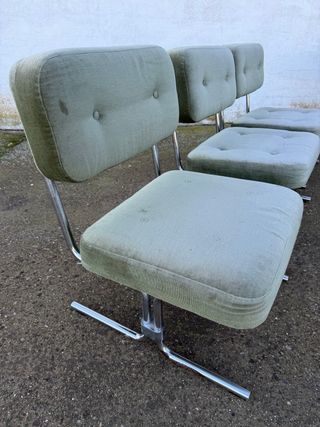 Juego de 4 sillones de tela y metal