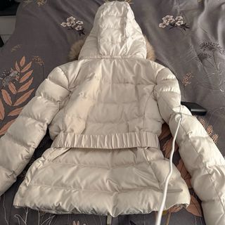 Nuevo Abrigo pluma ZARA blanco roto