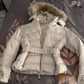 Nuevo Abrigo pluma ZARA blanco roto