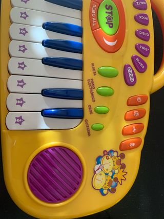 Piano infantil con micrófono La Banda