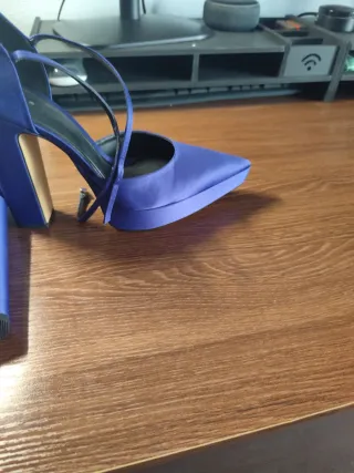 Zapatos de tacón Zara punta fina