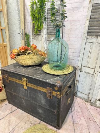 Baúl arcón antiguo