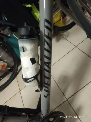 Bicicletta sirrus specialized 1.0 grigia misura L