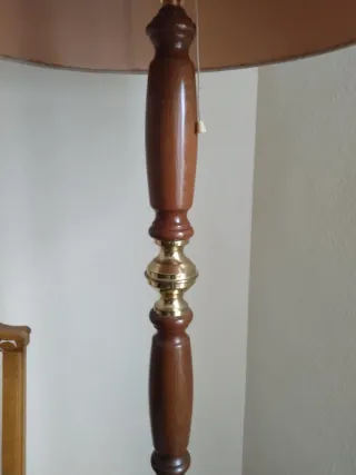 Lámpara de pie madera y metal