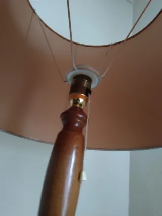 Lámpara de pie madera y metal