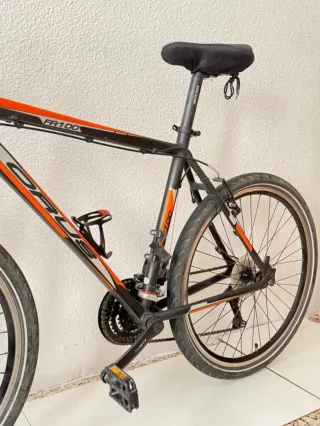 Bicicleta Opus FR100 Negra/Naranja