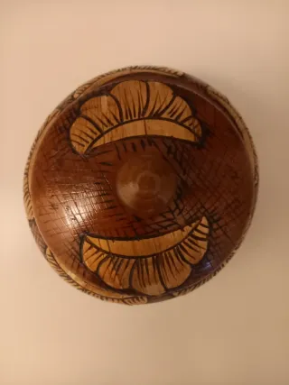 Caja de madera decorada