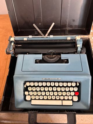 Máquina de escribir Olivetti Studio 46
