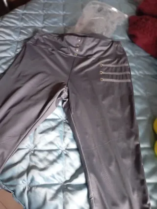 Ropa grande y pequeña todo por 25 euros