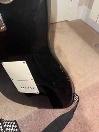 Guitarra Eléctrica Behringer Negra