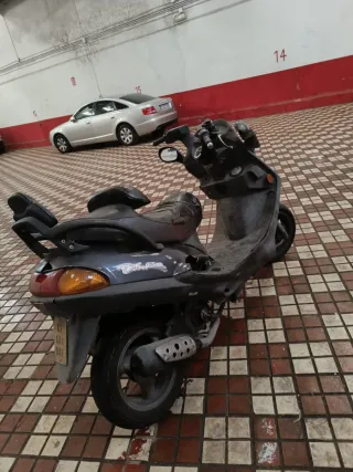 Moto Kymco 49cc Scooter gas para piezas ULTIMO DIA