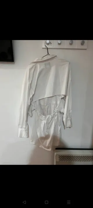 Camisa larga Bershka blanca tipo corset