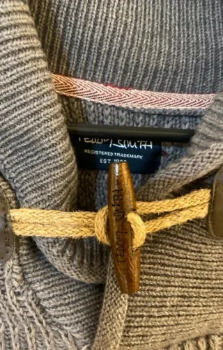 Jersey de lana gris con cuello