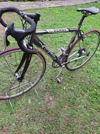 Bicicleta de carretera Deroy aluminio
