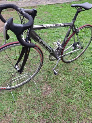 Bicicleta de carretera Deroy aluminio