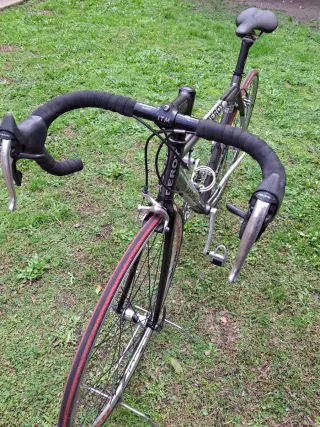 Bicicleta de carretera Deroy aluminio