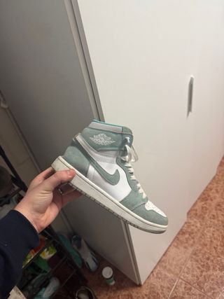 Zapatillas altas verde azulado y blanco