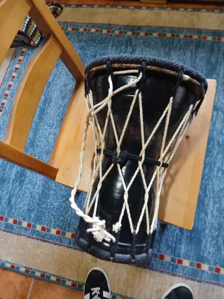 Tambor africano de madera