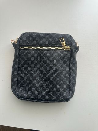 Mini bolso bandolera negro con estampado
