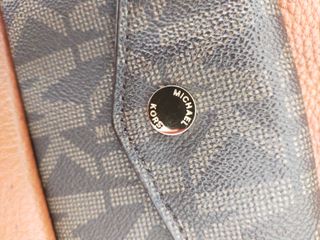 Conjunto Michael Kors marrón y dorados