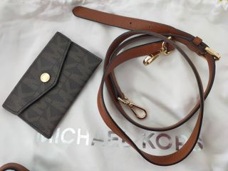 Conjunto Michael Kors marrón y dorados
