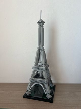 LEGO Architecture 21019 - The Eiffel Tower