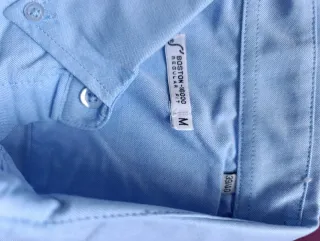 Camisa azul de manga larga