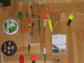 LOTE DE MATERIAL DE PESCA Nº3. VER FOTOS.