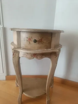 Consola pequeña de madera con cajón