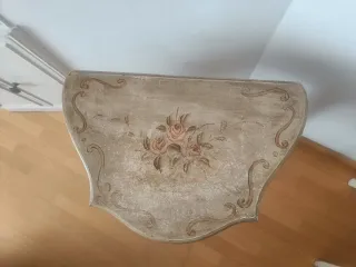 Consola pequeña de madera con cajón