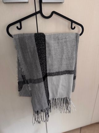 Sciarpa Primark a quadri grigia e nere