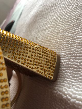 Sandalias doradas Zara talla 37