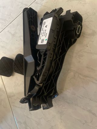 Pedal Acelerador Audi Volkswagen pertenece a un a3